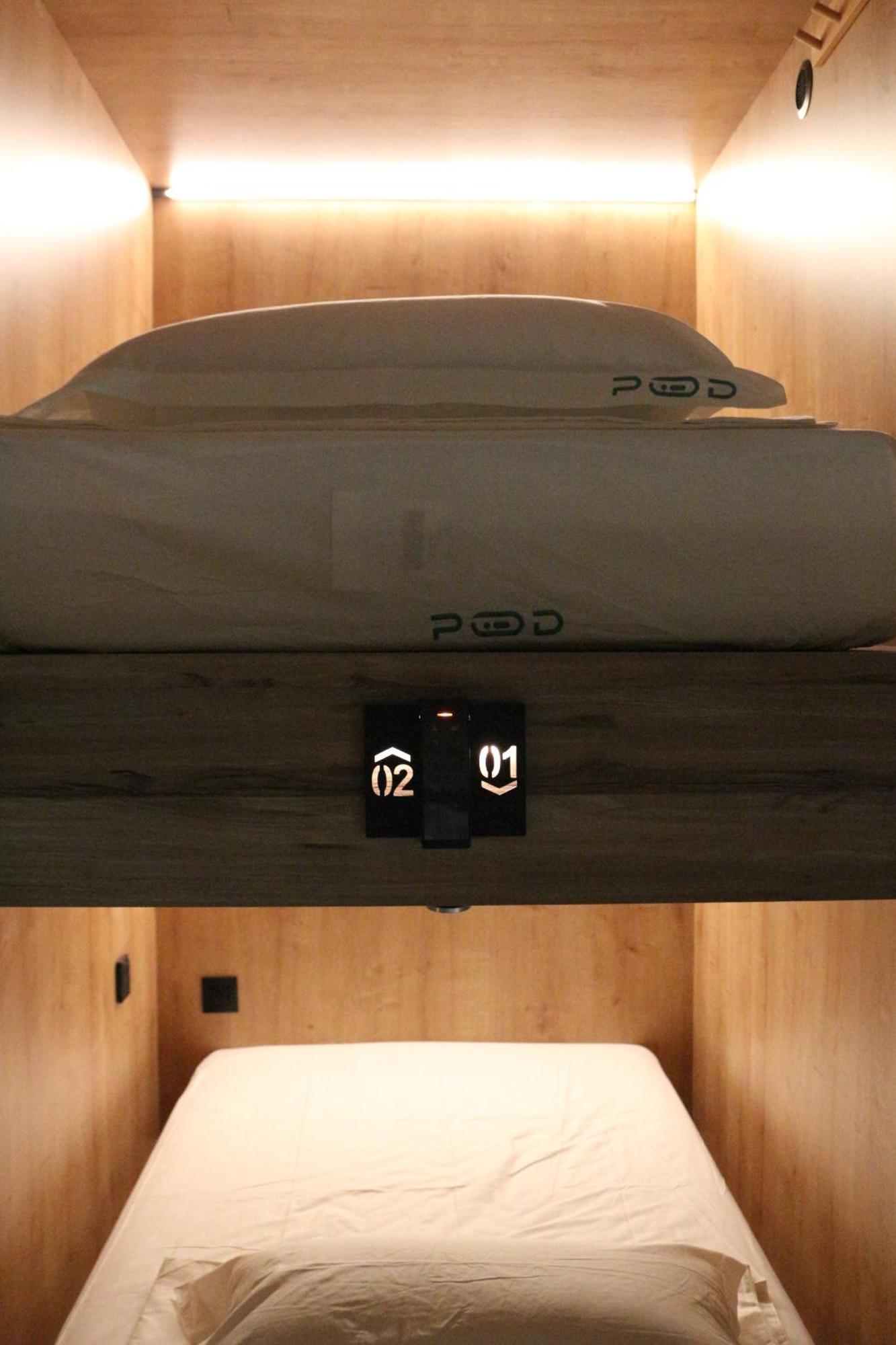 The Pod Suite Hostel Village Valencia Buitenkant foto