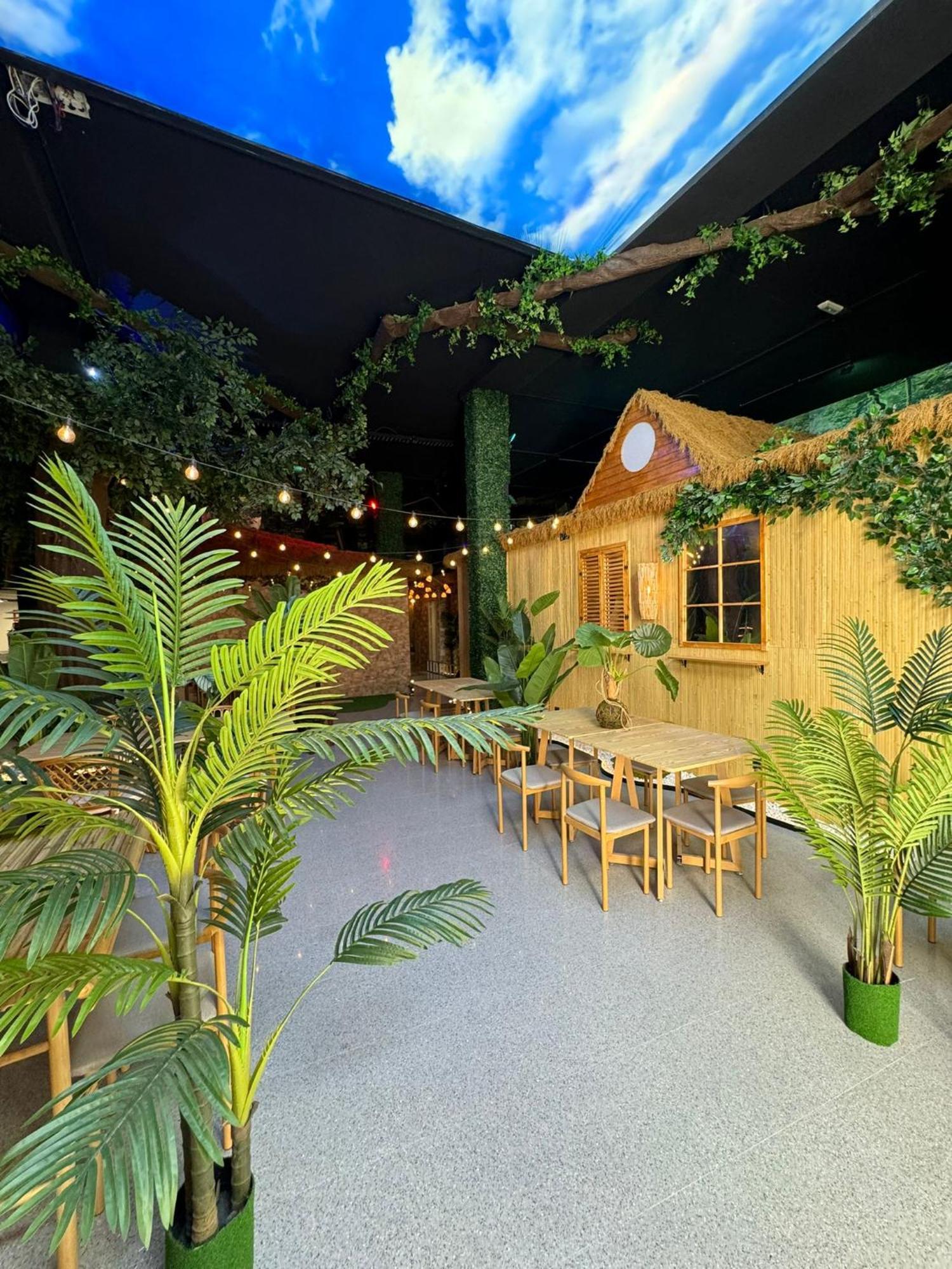 The Pod Suite Hostel Village Valencia Buitenkant foto