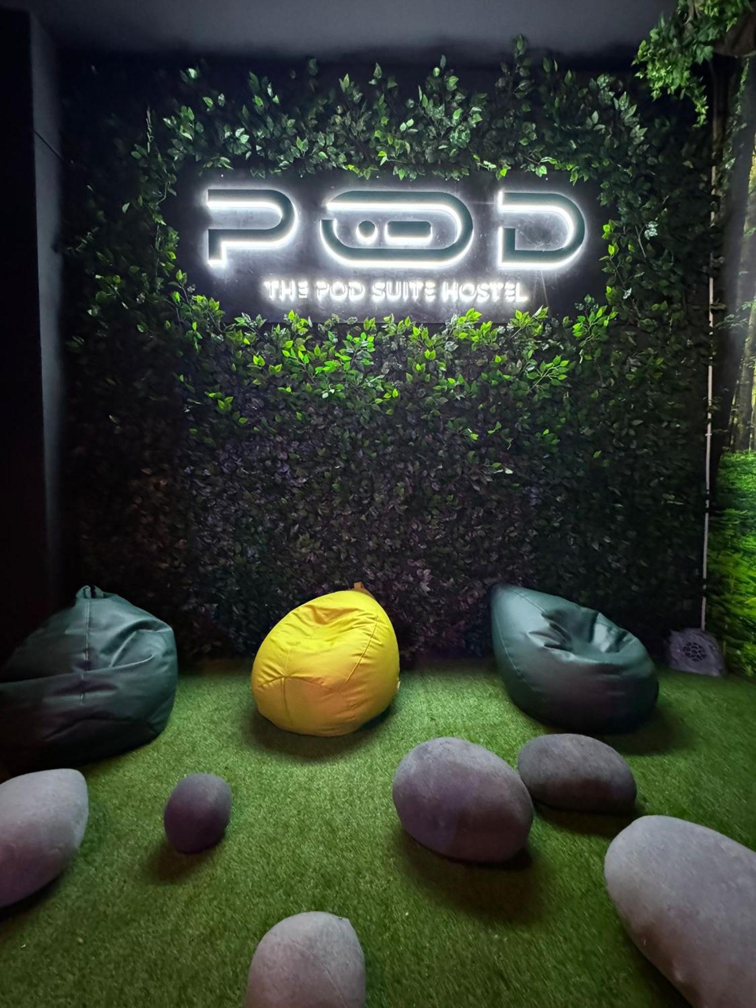 The Pod Suite Hostel Village Valencia Buitenkant foto