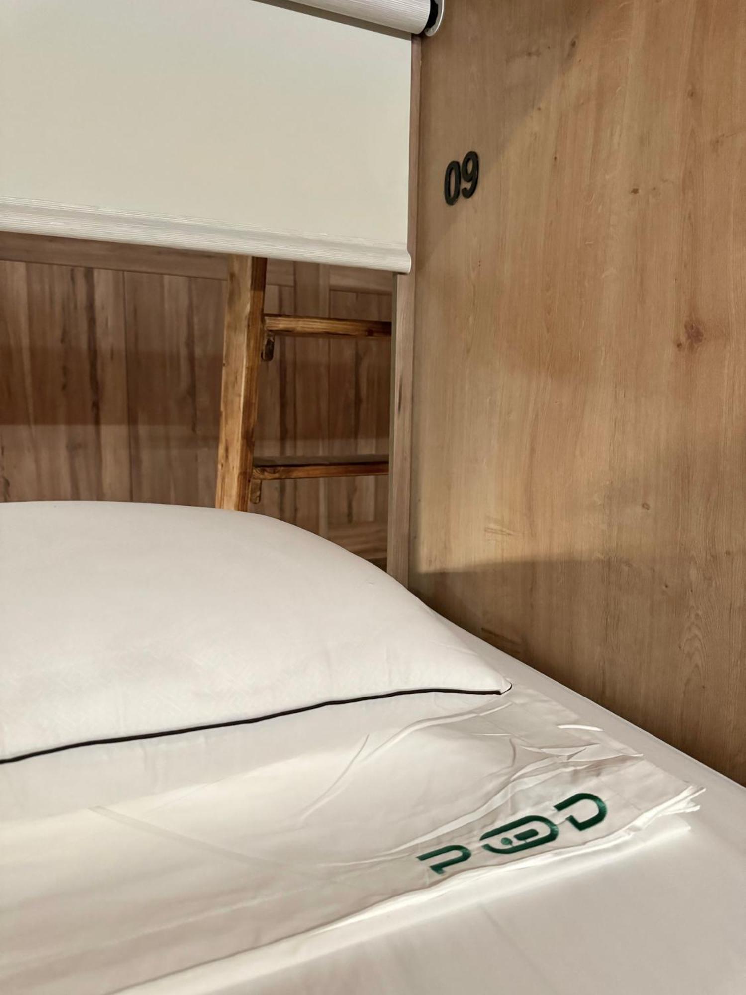 The Pod Suite Hostel Village Valencia Buitenkant foto