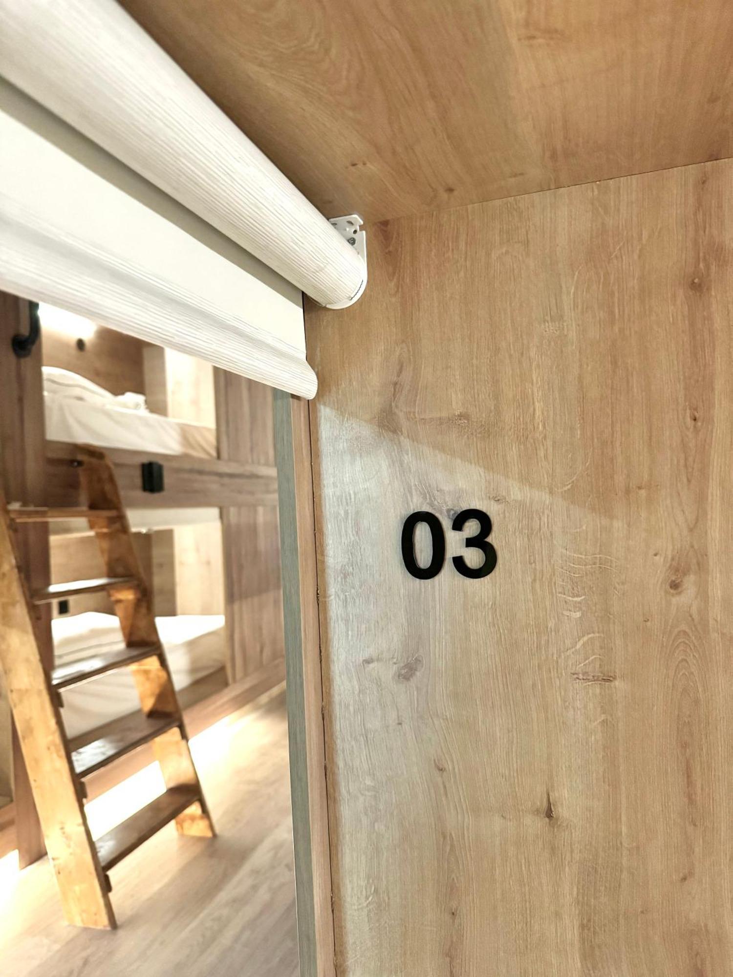 The Pod Suite Hostel Village Valencia Buitenkant foto